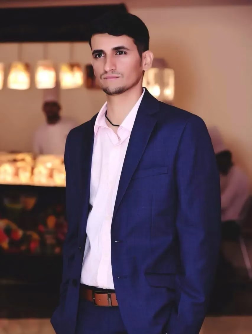 Himanshu-Dabrall-SEO-Specialist-Gaze-and-Grow-media-1